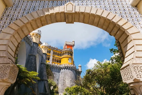 FULL DAY EXCLUSIVE Van Tour - Sintra, Pena Palace & Quinta da Regaleira