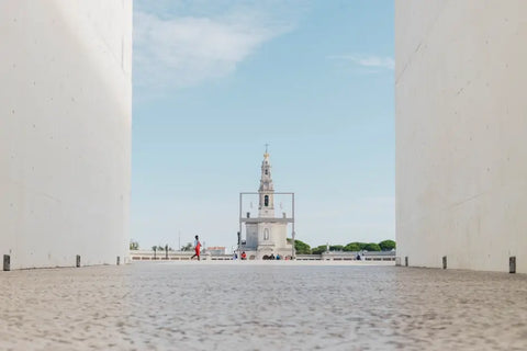 Passeio de Meio Dia de Carrinha - Santuário de Fátima e Aldeia dos Pastorinhos