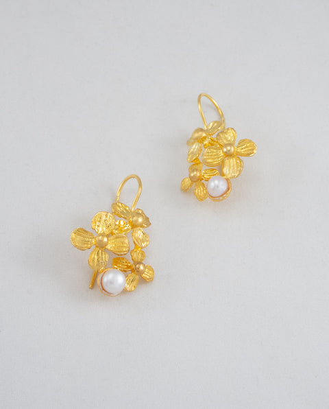 gold-plated silver earrings with pearl