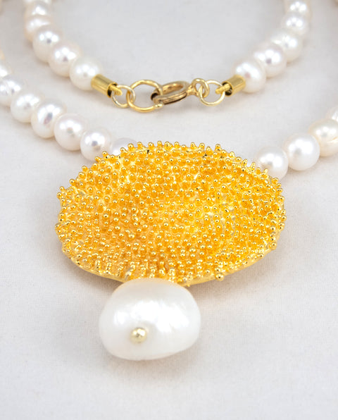 Necklace with Pearl