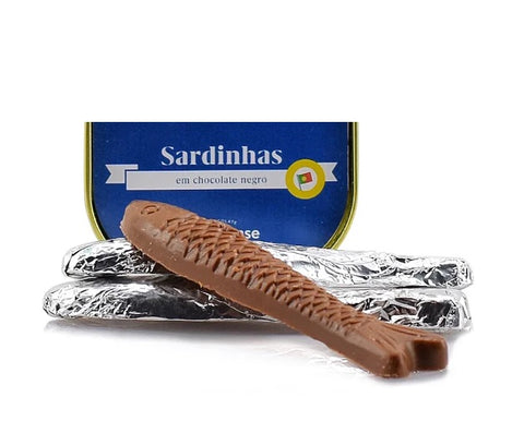 Lata com sardinhas de chocolate