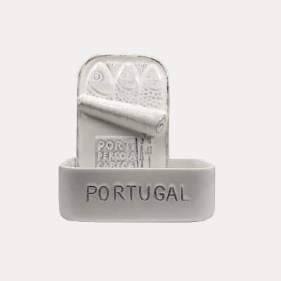 Caja de cerámica con forma de lata de sardinas