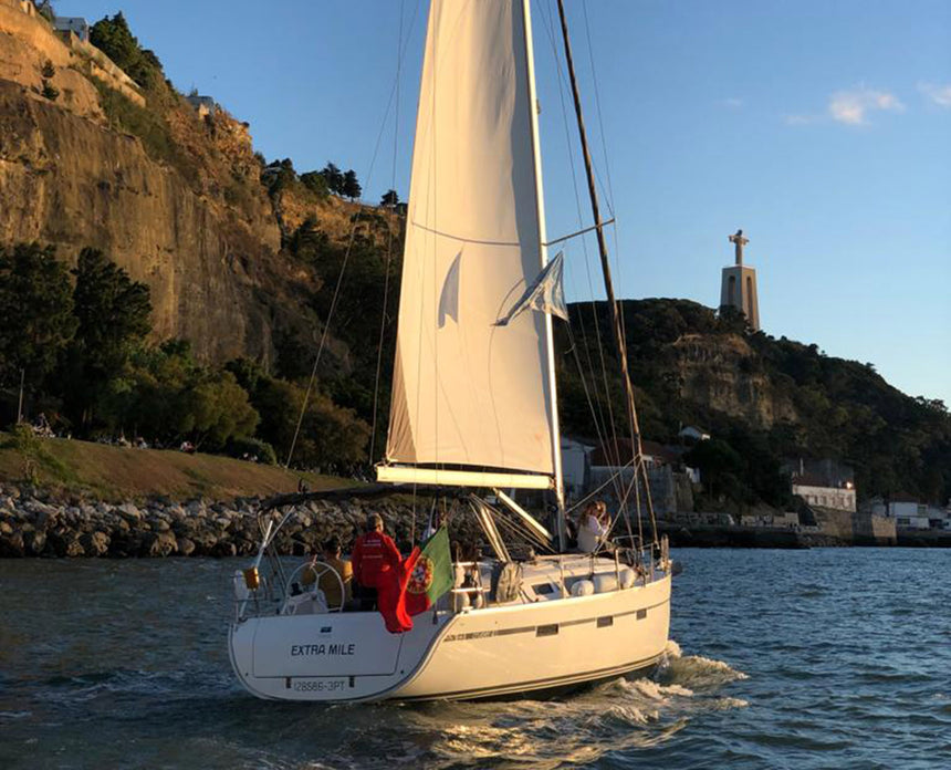 Lisbon Romantic Boat Tour (2 people) - Palmayachts